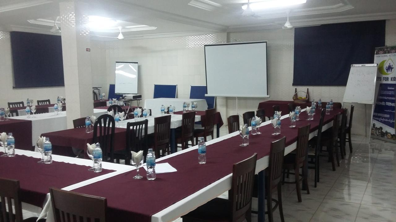 Woodpecker Resort Hotel Banjul Dış mekan fotoğraf